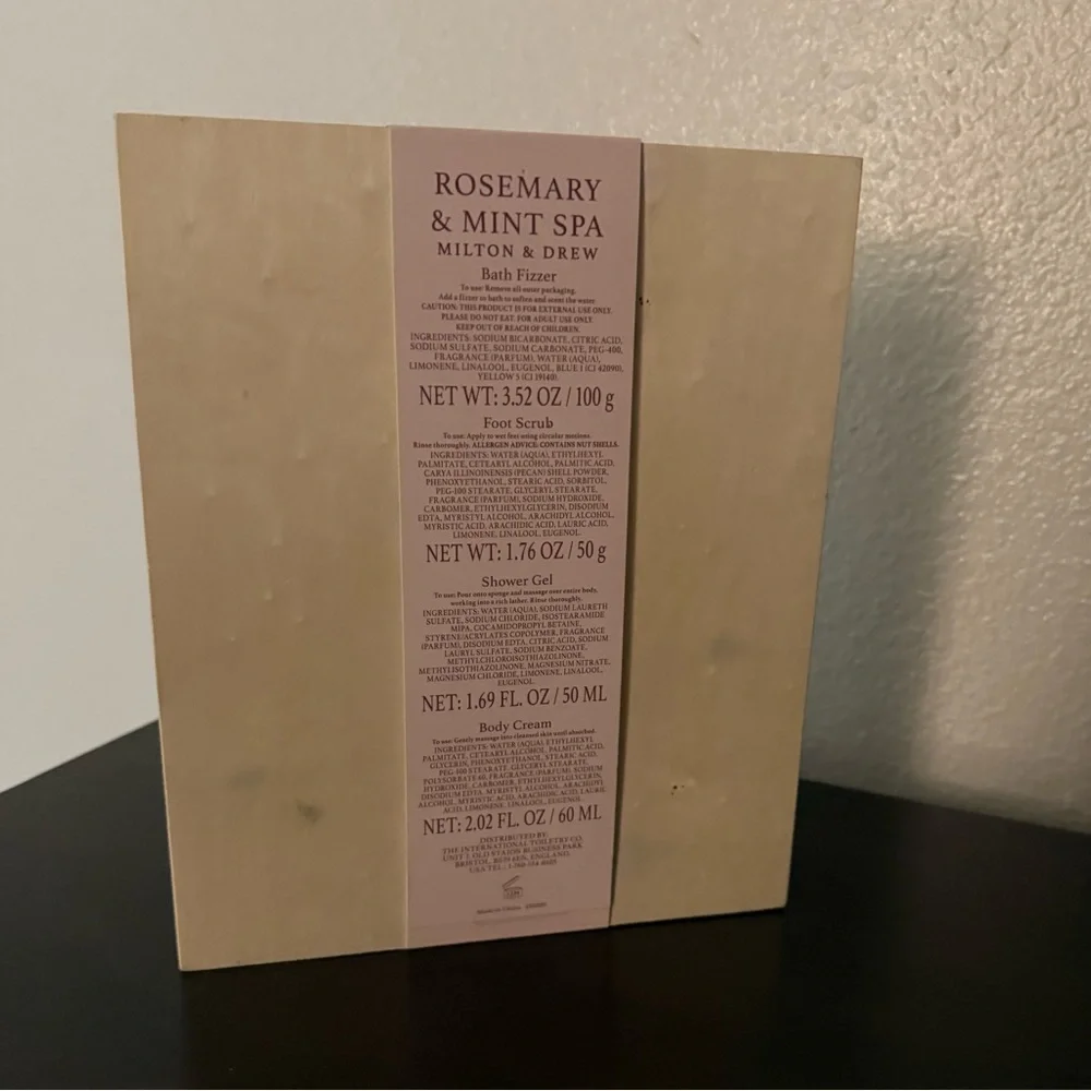 Milton & Drew Rosemary & Mint Spa Gift Set | Wooden Case Bath & Body Bundle